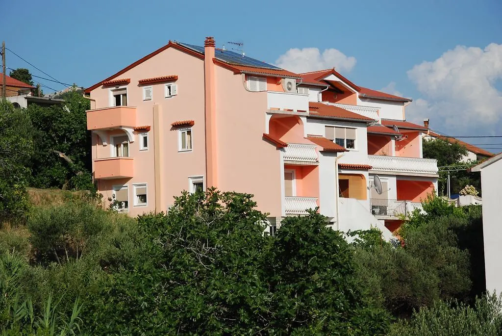 Apartments Toska Banjol