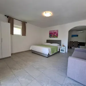 & Mila Apartman