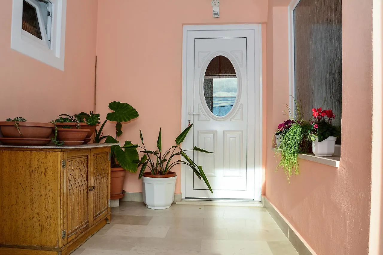 Apartments Toska  Banjol